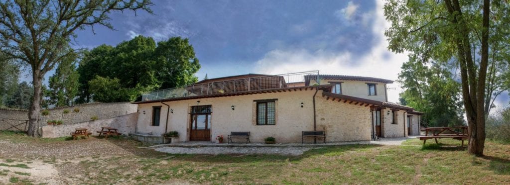 esterno agriturismo la tana dei lupi